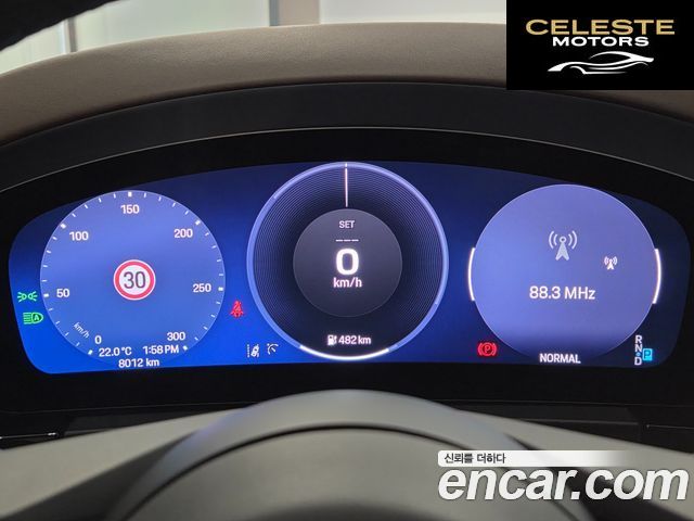 PORSCHE Macan EV Turbo 2025 — photo 8 sur 18