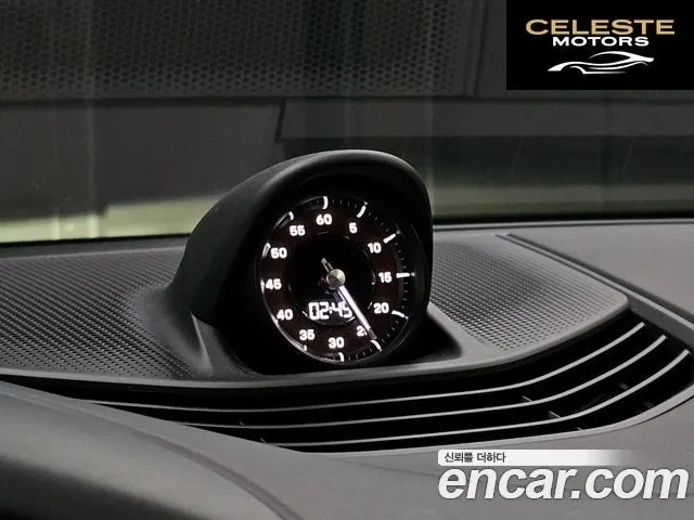 PORSCHE Taycan 4S 2025 — photo 18 sur 26