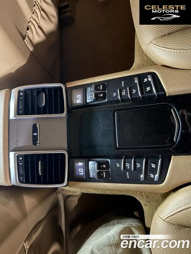 PORSCHE Panamera 3.0 2015 — photo 17 sur 25
