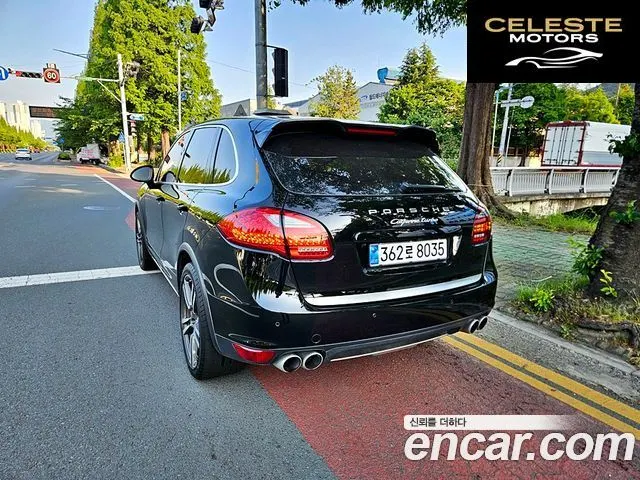 PORSCHE Cayenne 4.8 Turbo 2011 — photo 2 sur 24