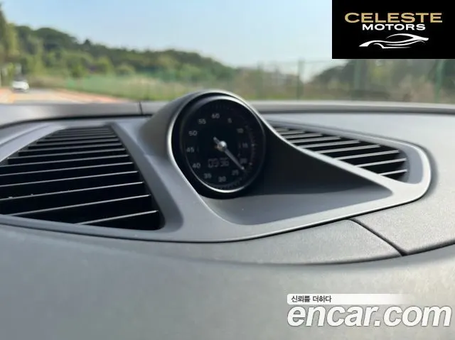 PORSCHE Macan EV 4S 2025 — photo 12 sur 26