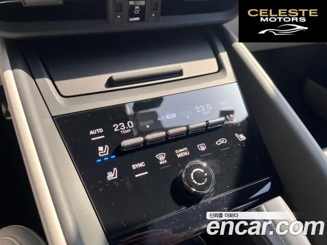PORSCHE Macan EV 4S 2025 — photo 13 sur 26