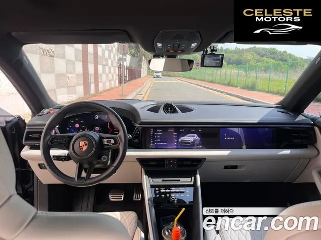 PORSCHE Macan EV 4S 2025 — photo 24 sur 26