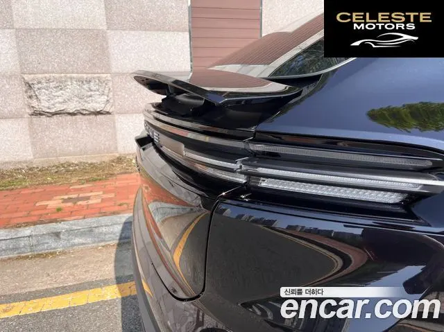 PORSCHE Macan EV 4S 2025 — photo 6 sur 26