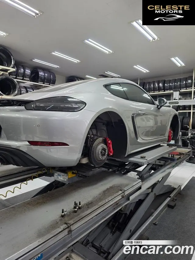 PORSCHE 718 Cayman 4.0 GTS 2021 — photo 11 sur 17