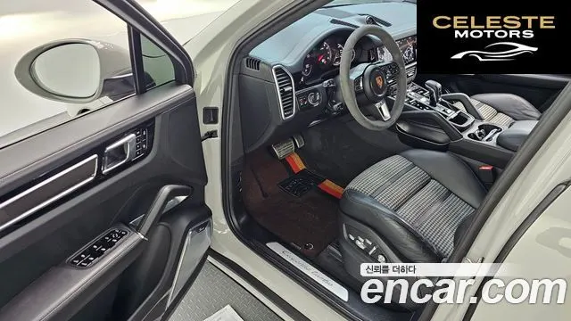 PORSCHE Cayenne (PO536) 4.0 Turbo Coupé 2020 — photo 13 sur 39