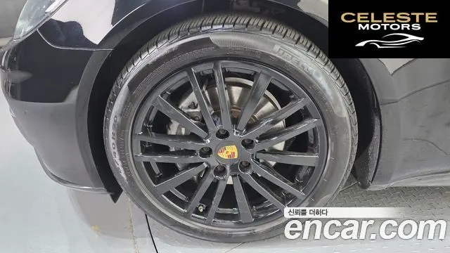 PORSCHE Panamera (971) 3.0 AWD 2018 — photo 5 sur 39
