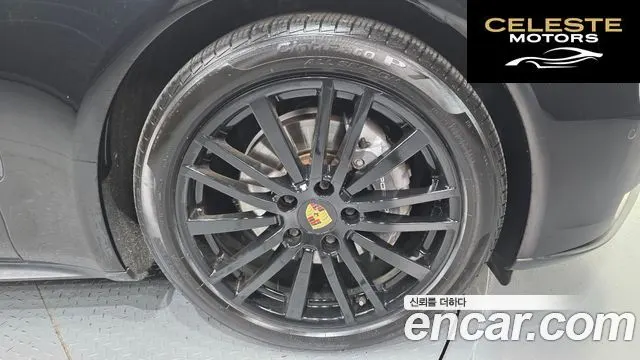 PORSCHE Panamera (971) 3.0 AWD 2018 — photo 7 sur 33