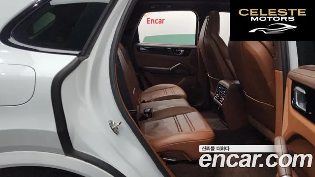 PORSCHE Cayenne (PO536) 3.0 E-High 2020 — photo 17 sur 40