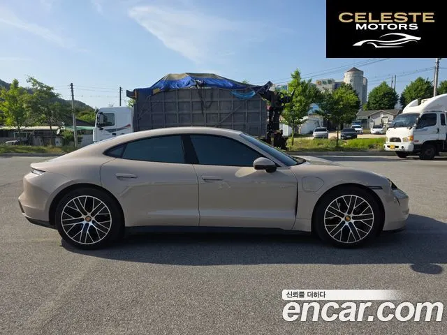 PORSCHE Taycan 2023 — photo 11 sur 16