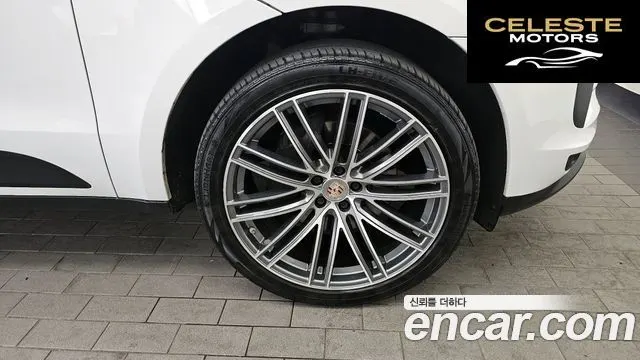PORSCHE Macan 2.0 2019 — photo 7 sur 32