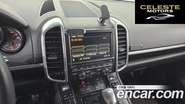 PORSCHE Cayenne 4.8 S 2011 — photo 17 sur 20