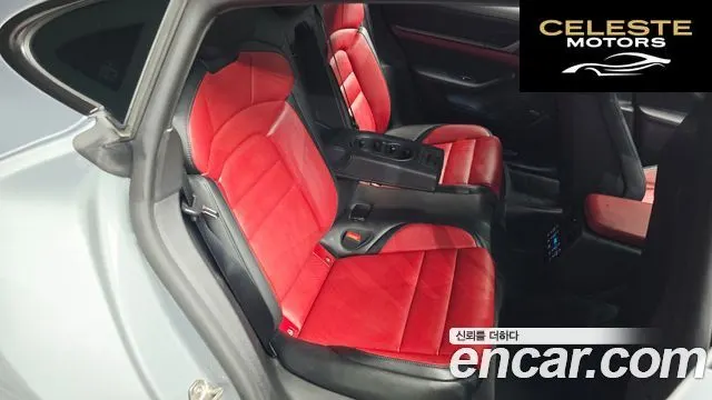 PORSCHE Taycan 4S 2025 — photo 16 sur 38