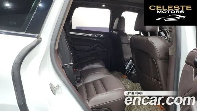 PORSCHE Cayenne 4.8 GTS 2013 — photo 11 sur 20