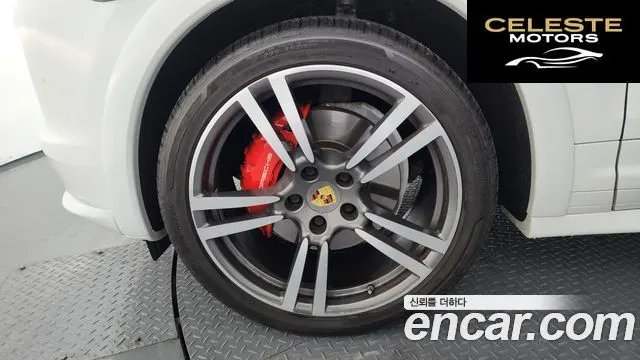 PORSCHE Cayenne 4.8 GTS 2013 — photo 5 sur 20