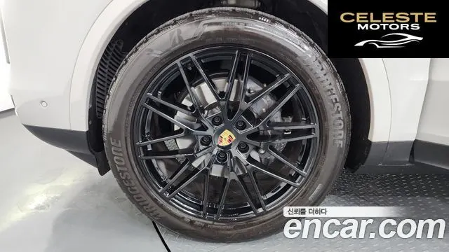 PORSCHE Cayenne (PO536) 3.0 2024 — photo 5 sur 38