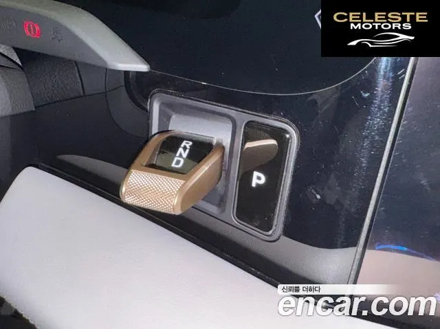PORSCHE Taycan 2023 — photo 14 sur 26
