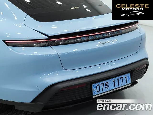 PORSCHE Taycan 4S 2022 — photo 12 sur 26