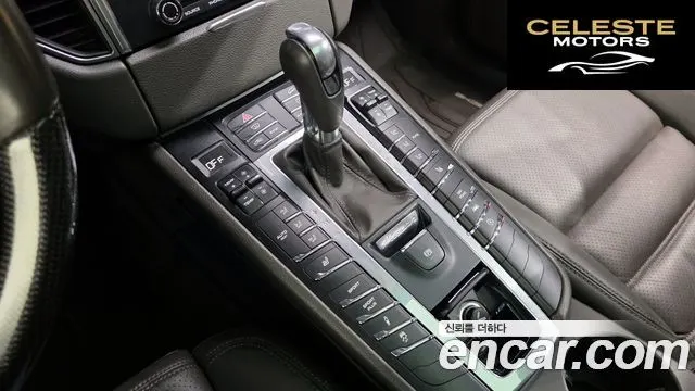 PORSCHE Macan 3.6 Turbo 2017 — photo 12 sur 40