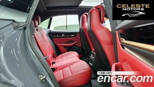 PORSCHE Macan EV 4 2025 — photo 17 sur 33