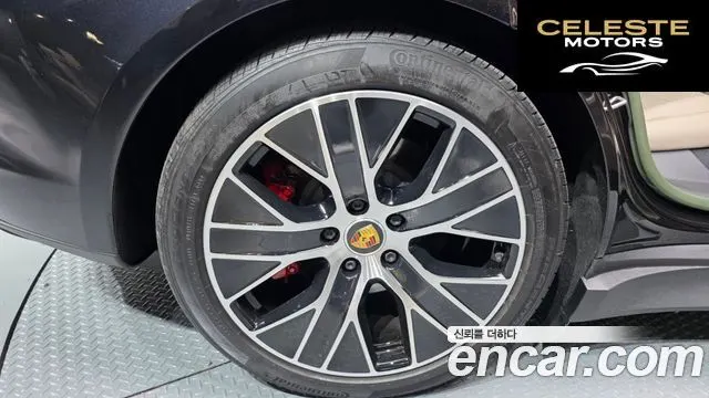 PORSCHE Taycan 2022 — photo 7 sur 39