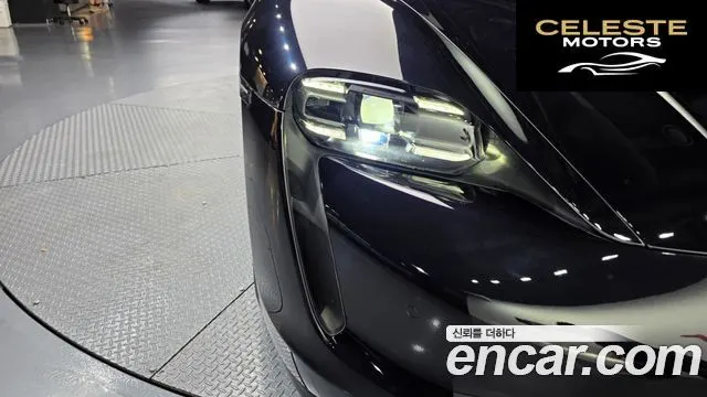 PORSCHE Taycan 2022 — photo 8 sur 39