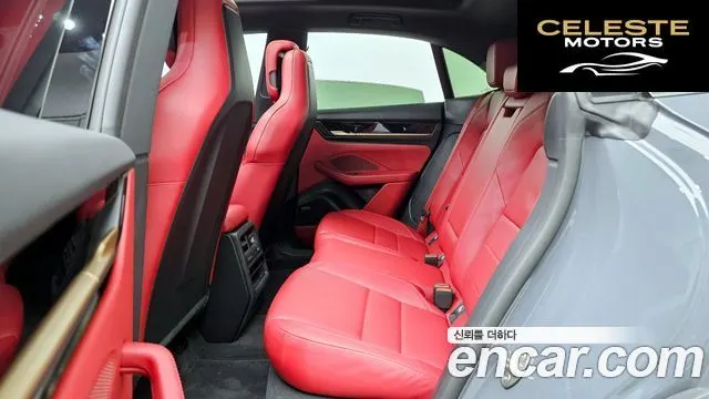 PORSCHE Macan EV 4 2025 — photo 18 sur 33