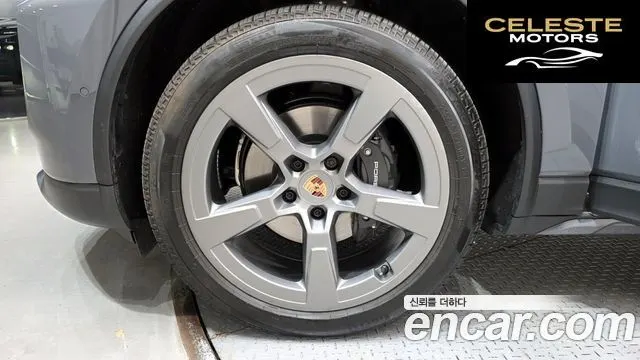 PORSCHE Macan EV 4 2025 — photo 5 sur 33