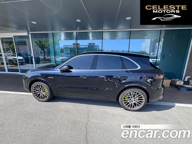 PORSCHE Cayenne (PO536) 3.0 E-High 2023 — photo 2 sur 13