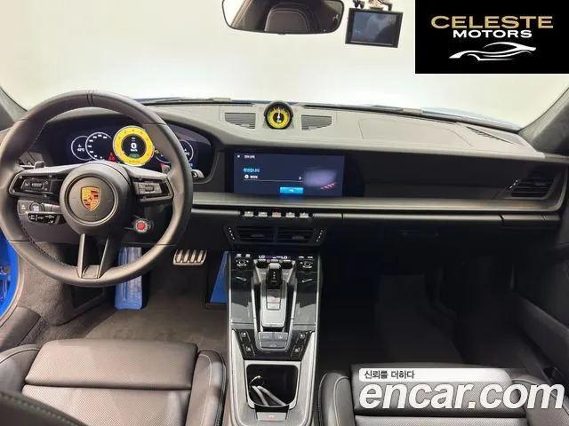 PORSCHE 911 (992) Carrera 4 GTS 2025 — photo 8 sur 26