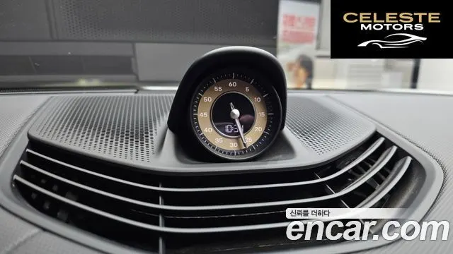 PORSCHE Taycan 4S 2021 — photo 27 sur 31