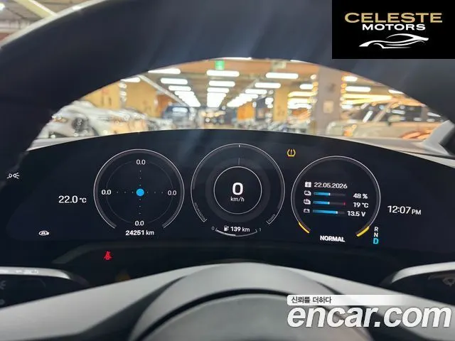 PORSCHE Taycan 4S 2024 — photo 8 sur 26