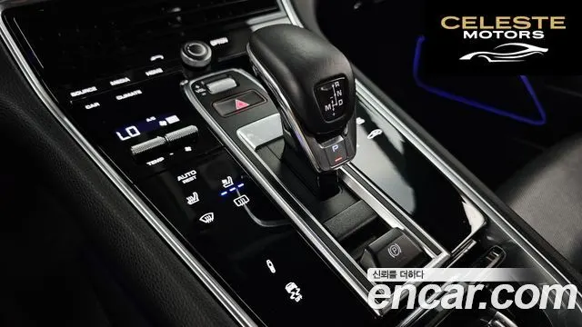 PORSCHE Panamera (971) 3.0 AWD 2018 — photo 12 sur 36