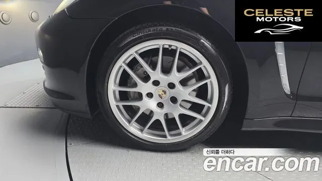 PORSCHE Panamera 4.8 4S 2010 — photo 5 sur 26