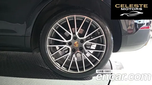 PORSCHE Cayenne (PO536) 3.0 2021 — photo 7 sur 47