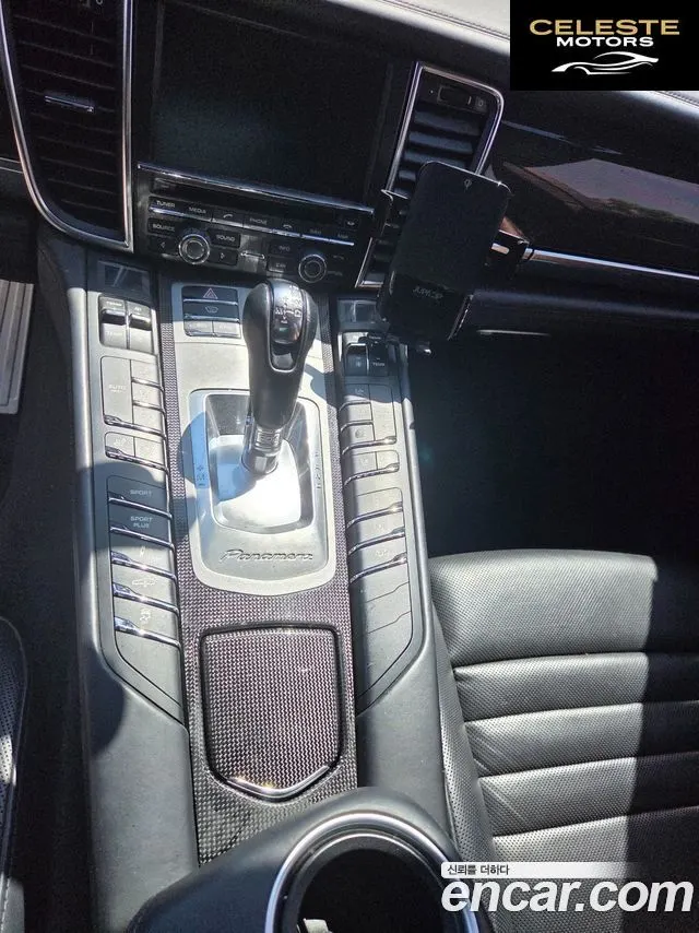 PORSCHE Panamera 4.8 GTS 2014 — photo 13 sur 17