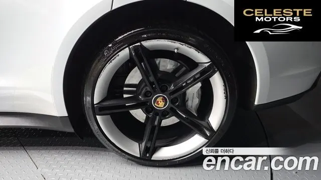 PORSCHE Taycan 4S 2022 — photo 7 sur 32