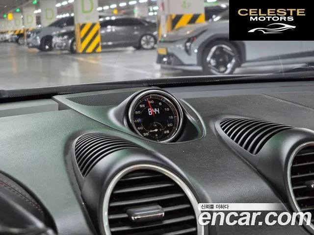PORSCHE 718 Boxster 2.0 2018 — photo 19 sur 26
