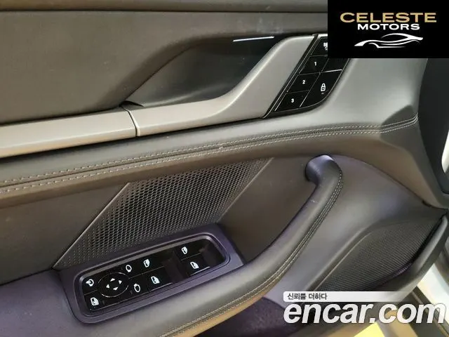 PORSCHE Taycan 4S 2021 — photo 11 sur 26