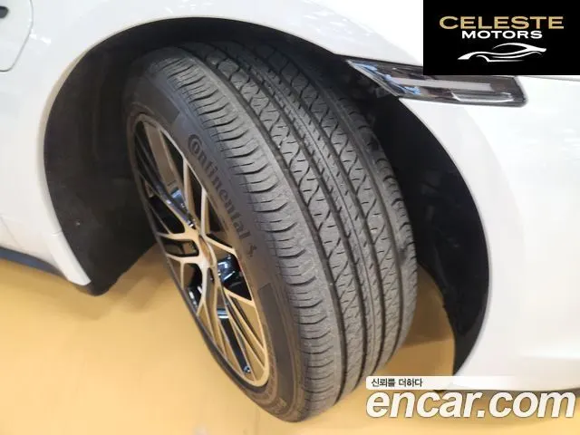 PORSCHE Taycan 4S 2021 — photo 18 sur 26