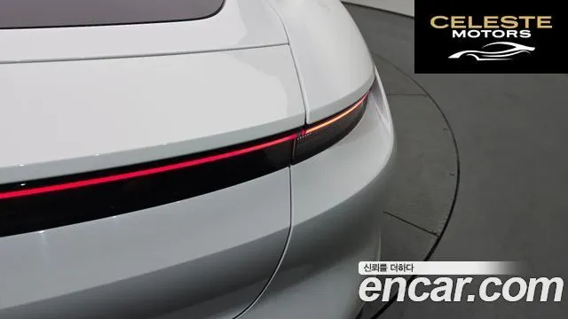 PORSCHE Taycan 4S 2025 — photo 9 sur 37