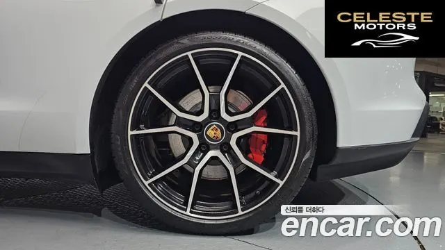 PORSCHE Taycan 2023 — photo 6 sur 34
