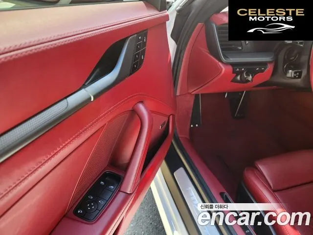 PORSCHE 911 (992) Carrera 4 2022 — photo 12 sur 24