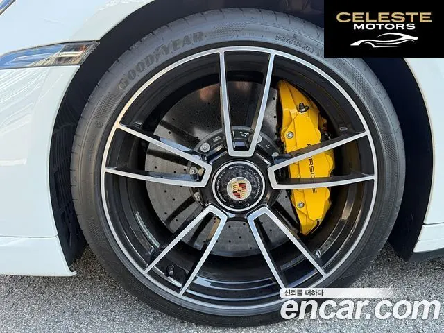 PORSCHE 911 (992) Turbo S Cabriolet 2021 — photo 11 sur 20