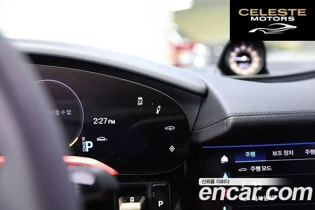PORSCHE Taycan GTS 2024 — photo 24 sur 26