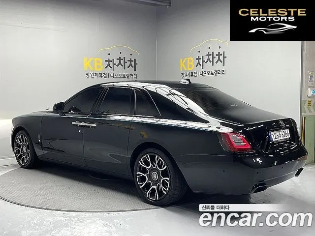 ROLLS-ROYCE Ghost 26.7 V12 Noir 2023 — photo 2 sur 26