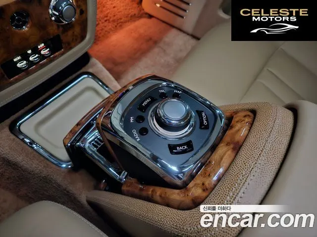 ROLLS-ROYCE Phantom 6.7 V12 2014 — photo 16 sur 26