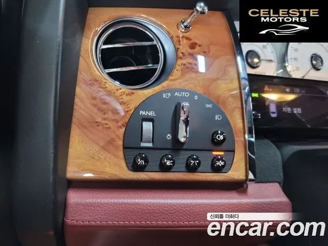ROLLS-ROYCE Ghost 6.6 V12 2010 — photo 12 sur 26