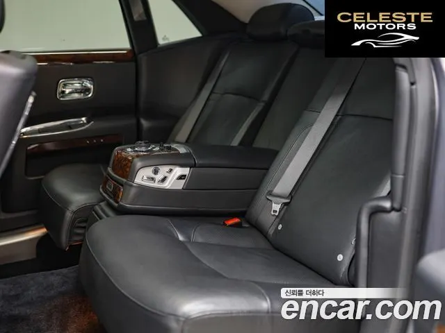 ROLLS-ROYCE Ghost 6.6 V12 2012 — photo 11 sur 26