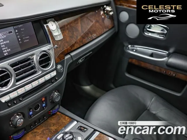 ROLLS-ROYCE Ghost 6.6 V12 2012 — photo 19 sur 26
